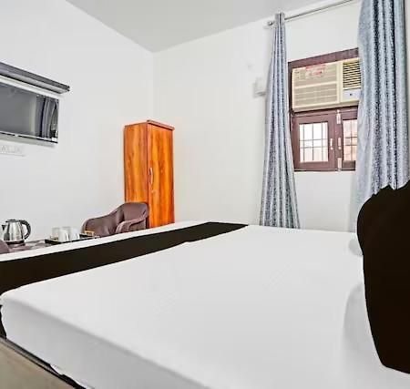 Rooftop Castle Hotel Noida Kültér fotó