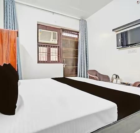 Rooftop Castle Hotel Noida Kültér fotó