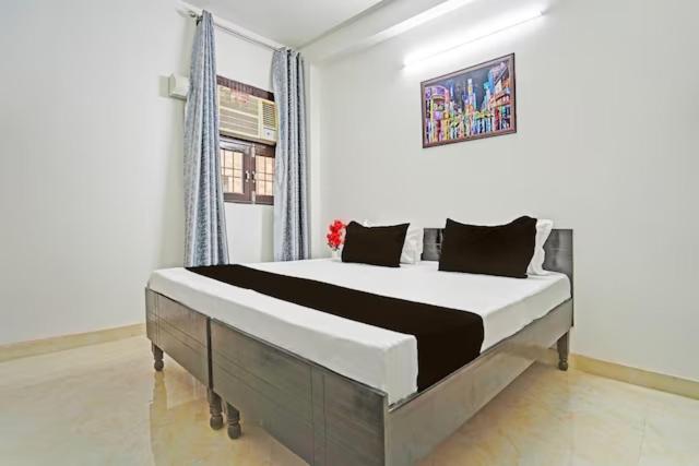 Rooftop Castle Hotel Noida Kültér fotó